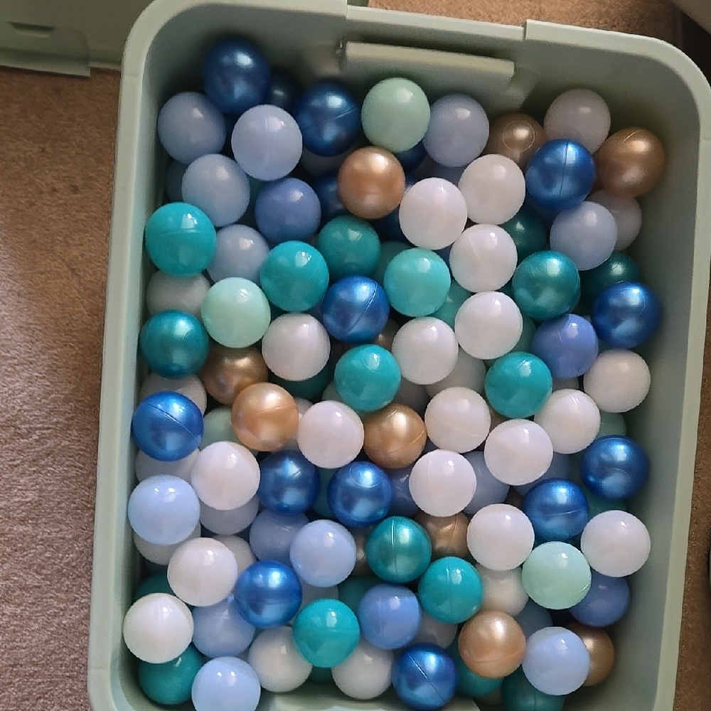 Colorful Play Balls Set